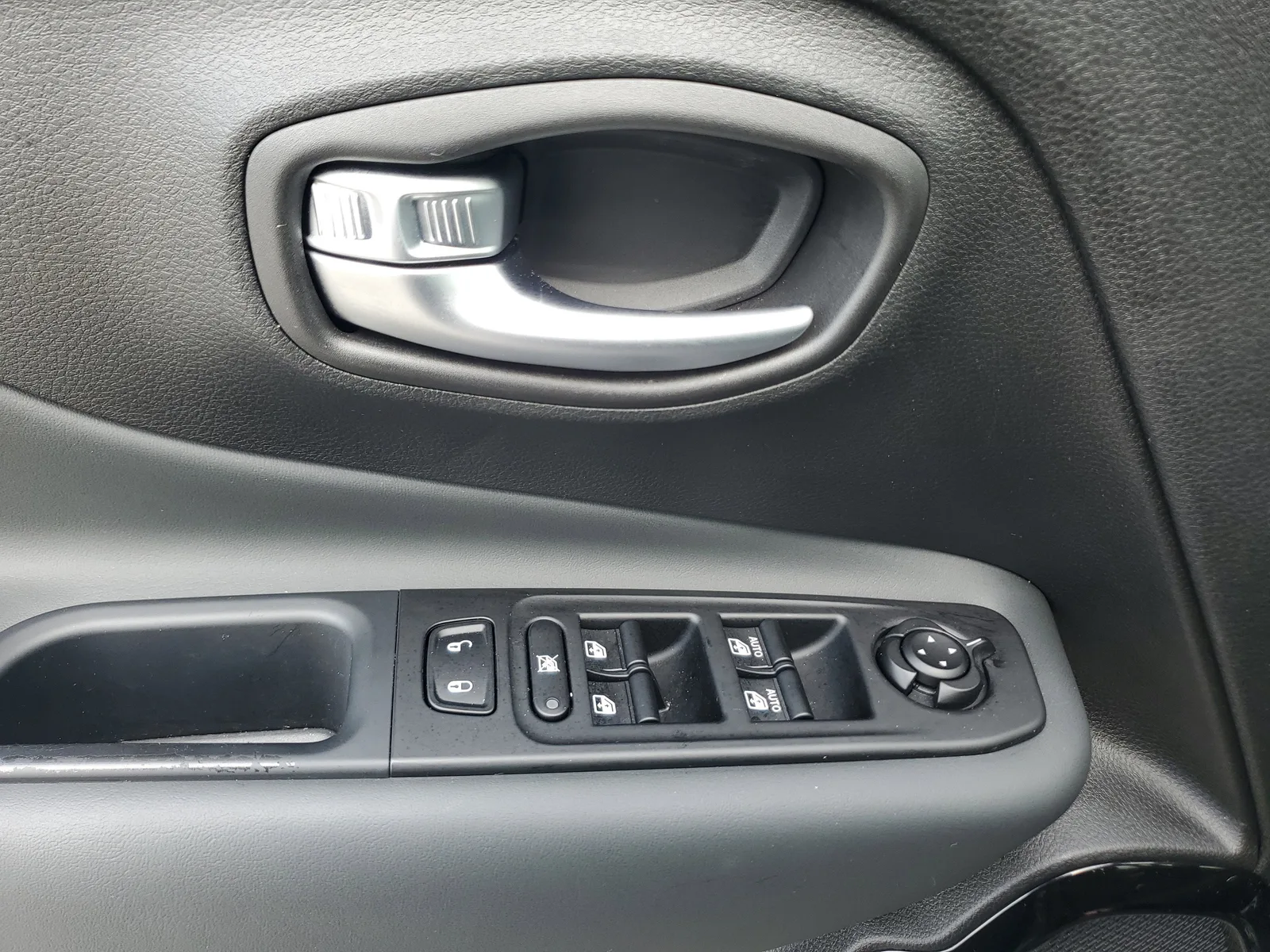 2022 Jeep Renegade Altitude 4WD photo 26