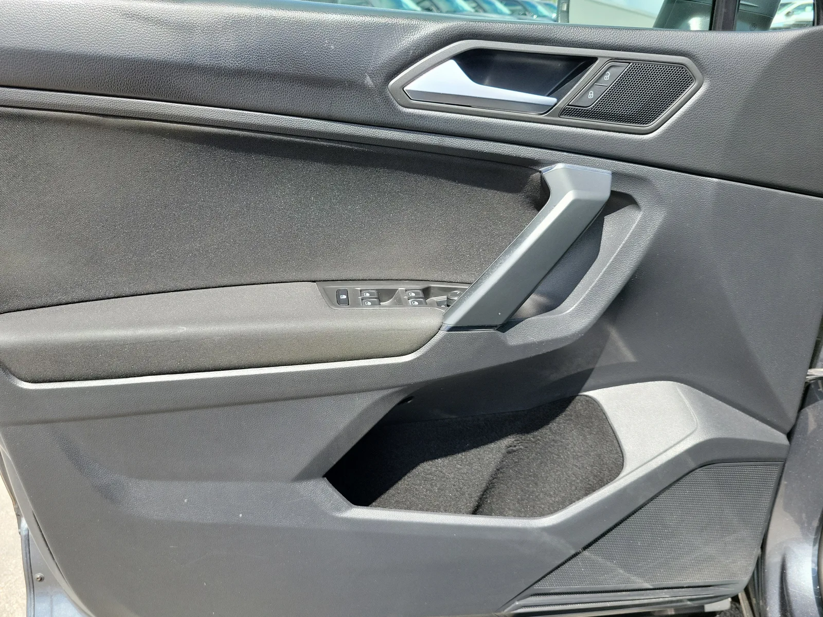 2019 Volkswagen Tiguan S photo 26
