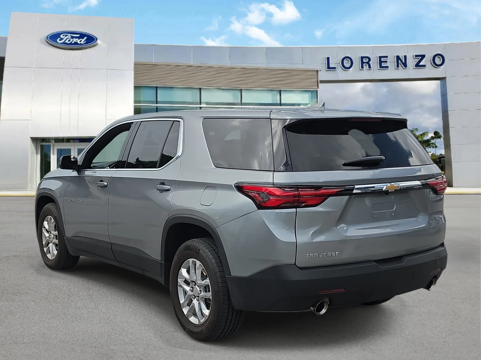 2023 Chevrolet Traverse LS photo 6