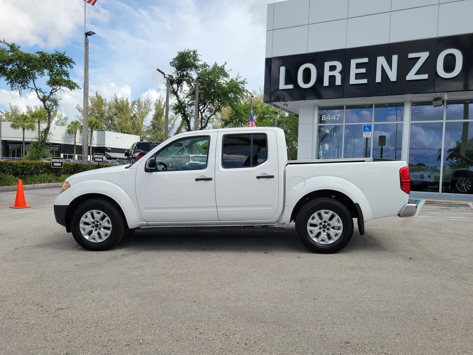 2012 Nissan Frontier S photo 8