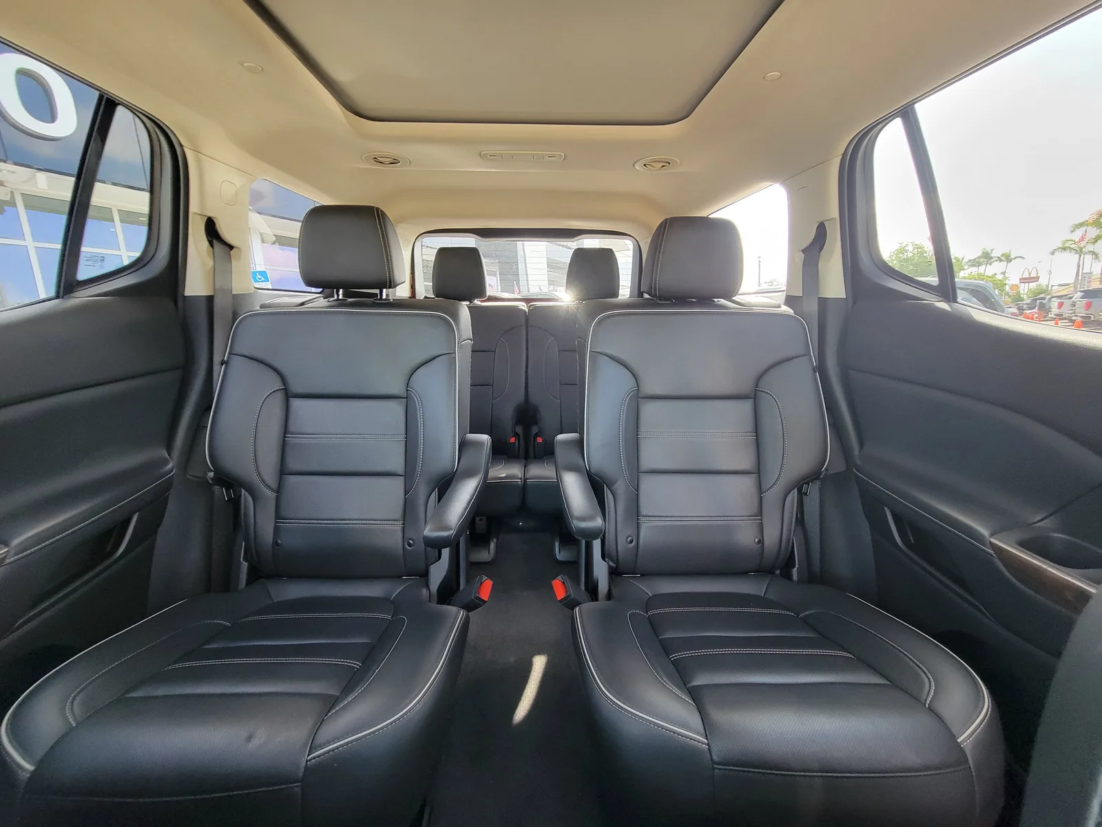 2020 GMC Acadia Denali photo 16