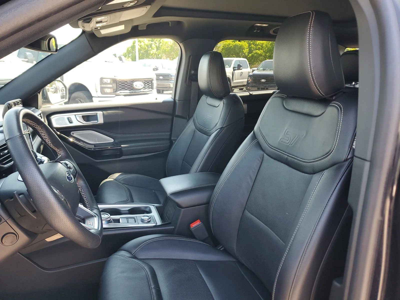 2023 Ford Explorer ST 4WD photo 12