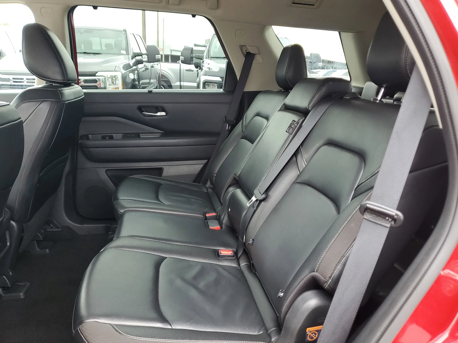 2024 Nissan Pathfinder SL photo 12