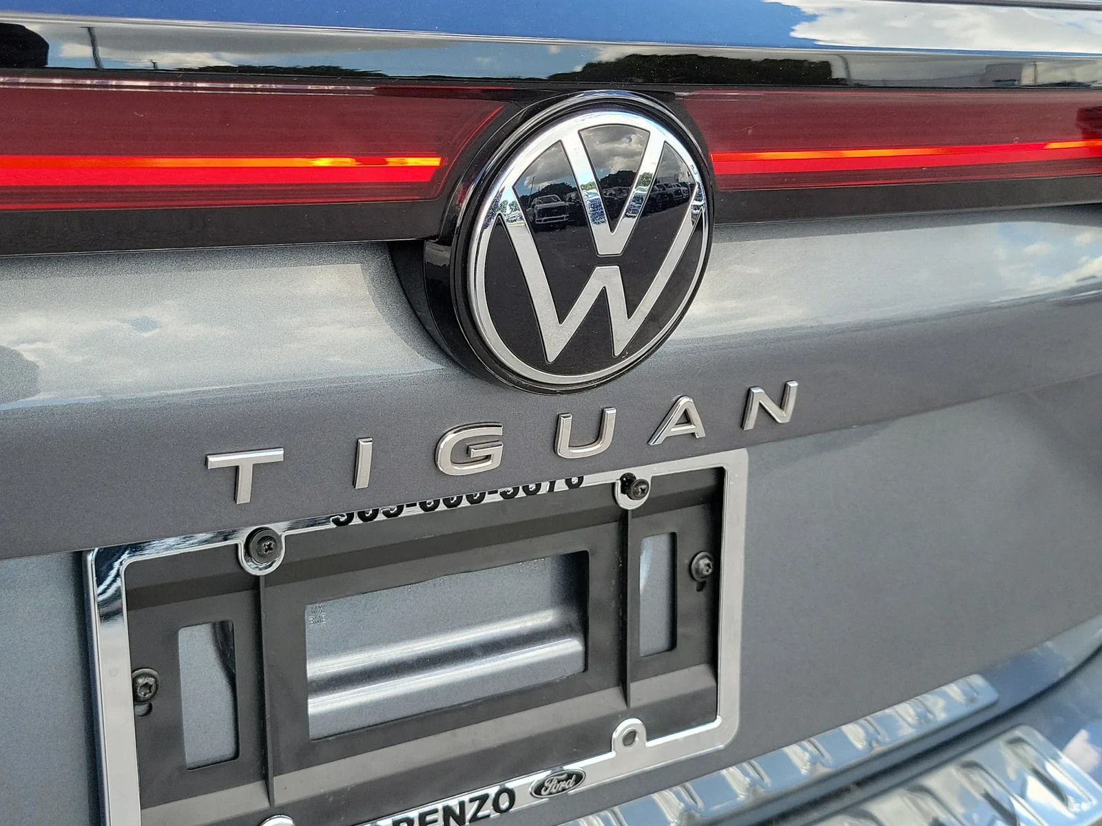 2025 Volkswagen Tiguan S photo 10