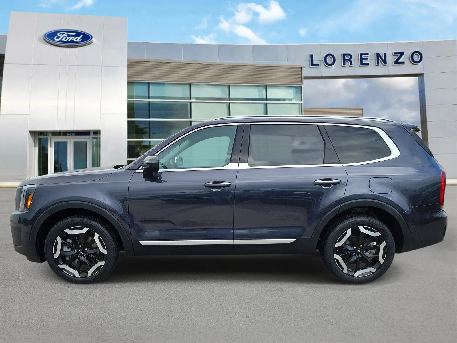 2025 Kia Telluride S photo 8