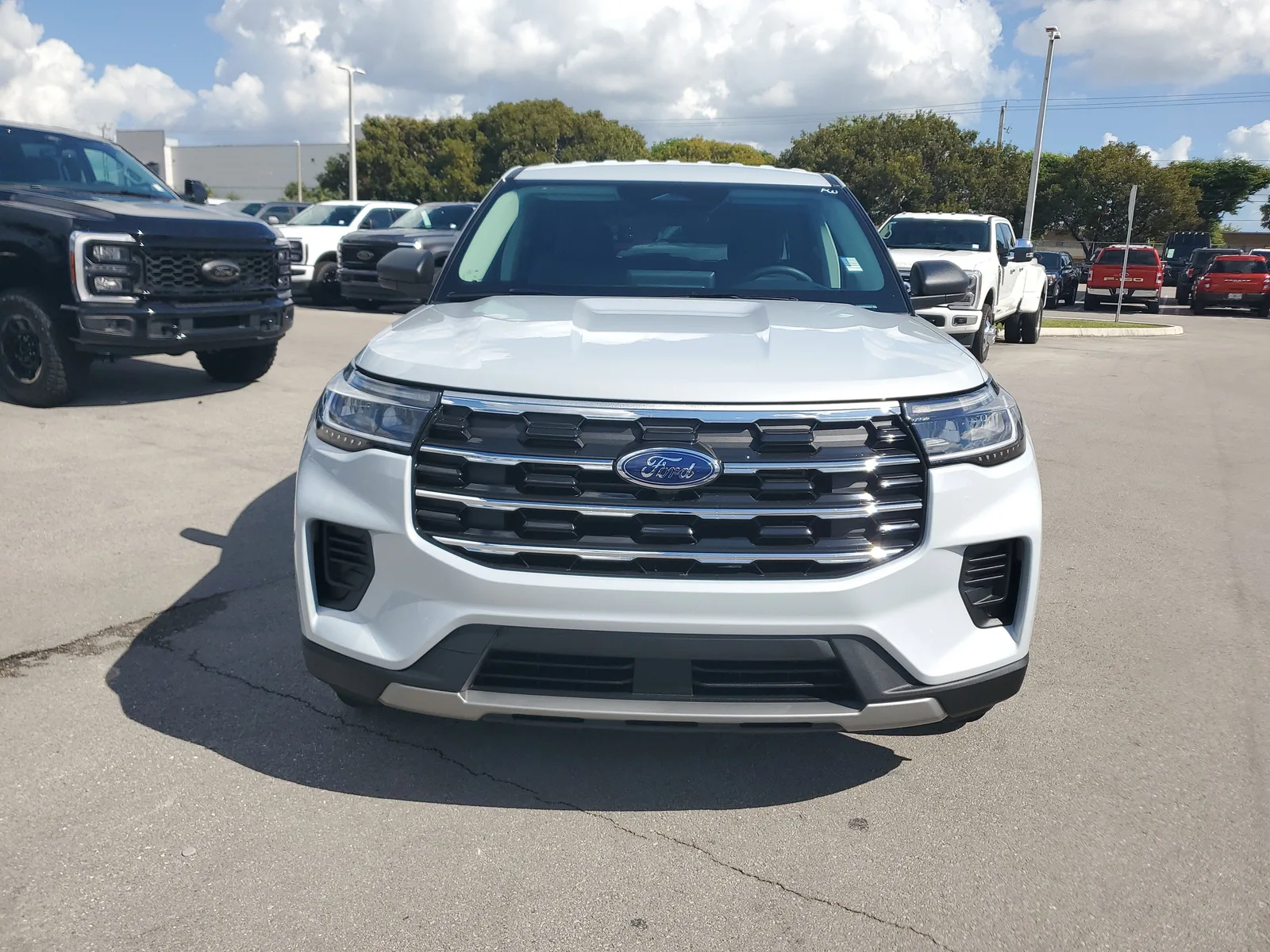 2026 Ford Explorer Active w/100A Pkg photo 2