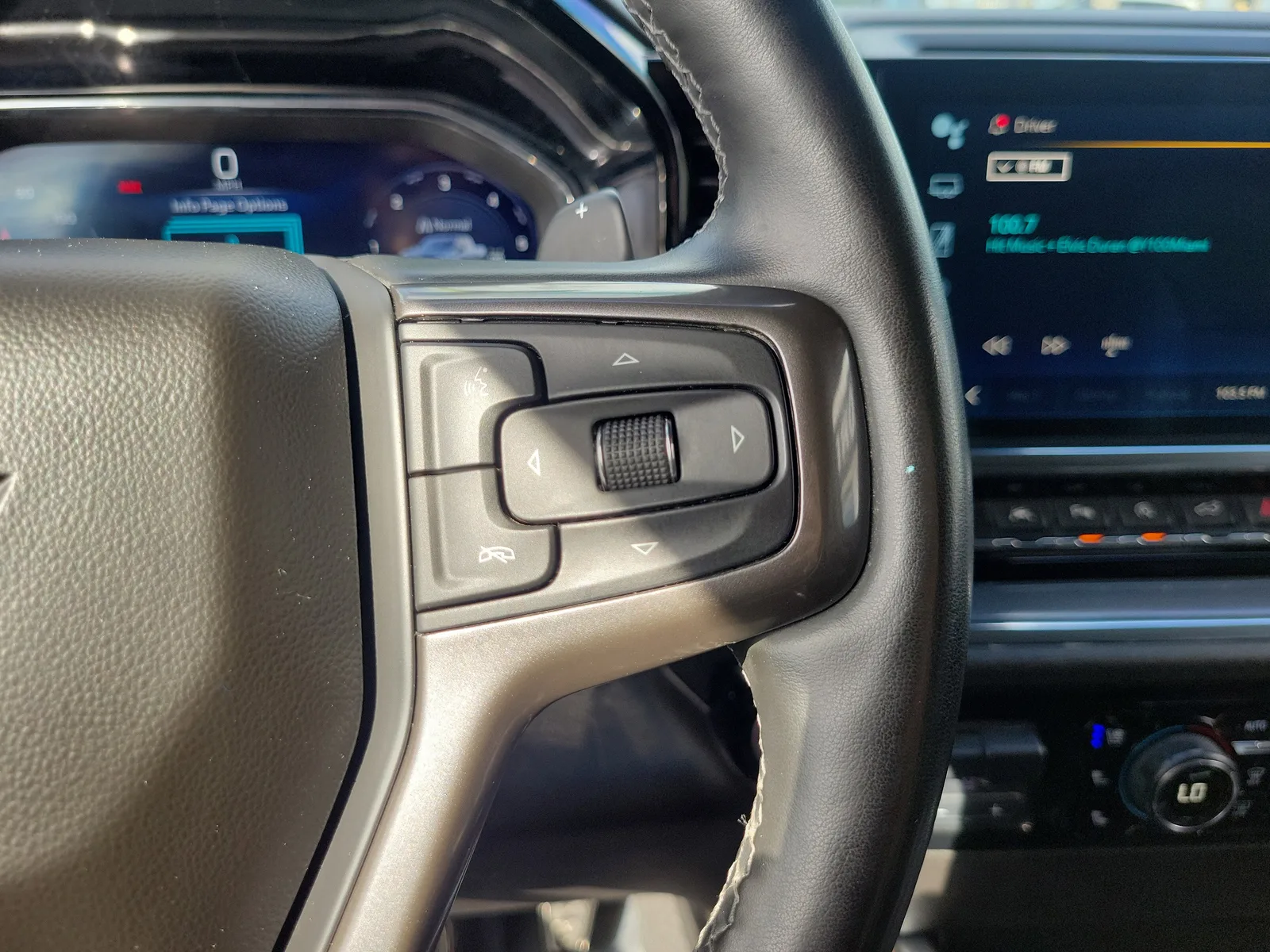 2024 Chevrolet Silverado 1500 High Country photo 18
