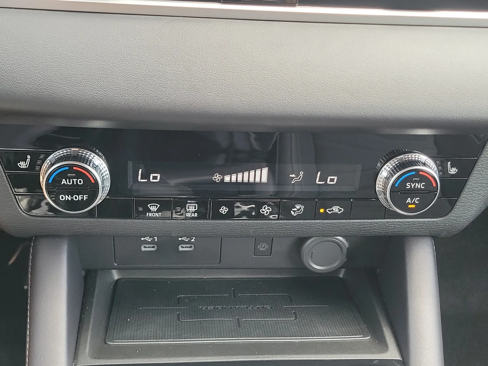 2025 Mitsubishi Outlander SE photo 25