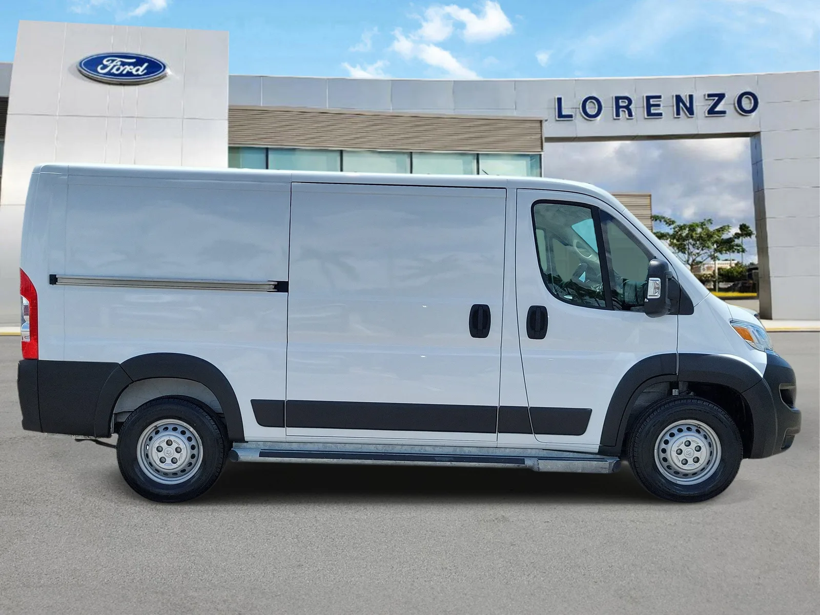 2025 RAM ProMaster Cargo Van Tradesman photo 4