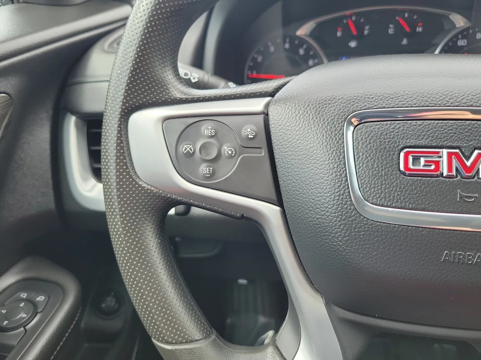 2023 GMC Terrain SLE photo 20