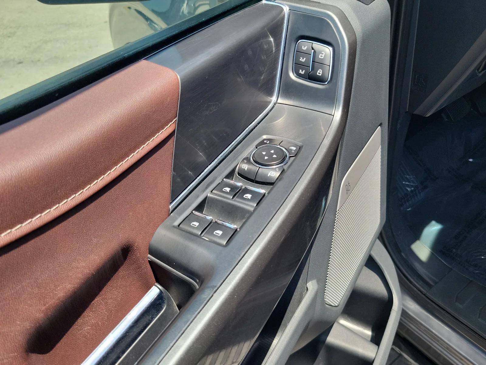 2023 Ford F-150 LARIAT 4WD photo 28