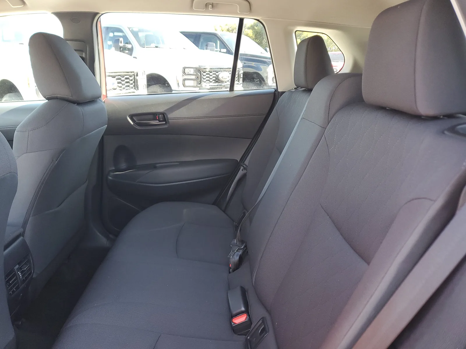 2023 Toyota Corolla Cross LE photo 12