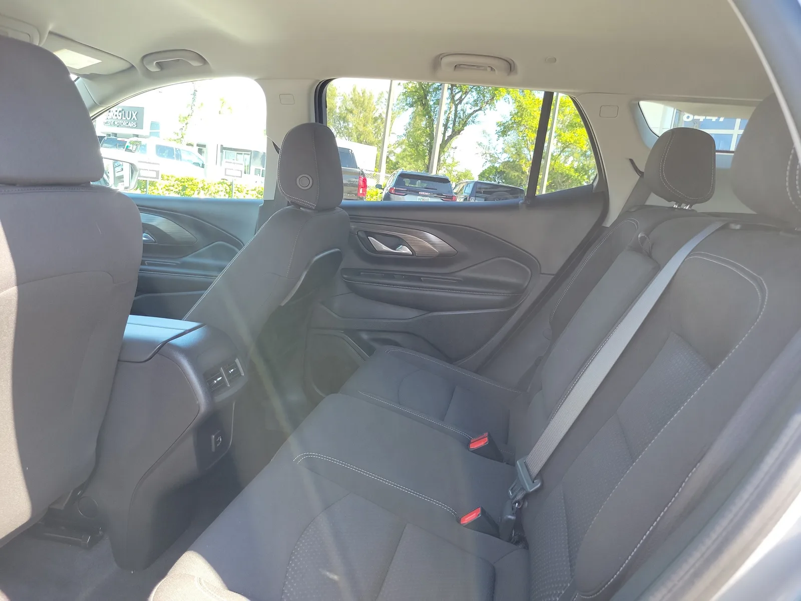 2024 GMC Terrain SLE photo 13