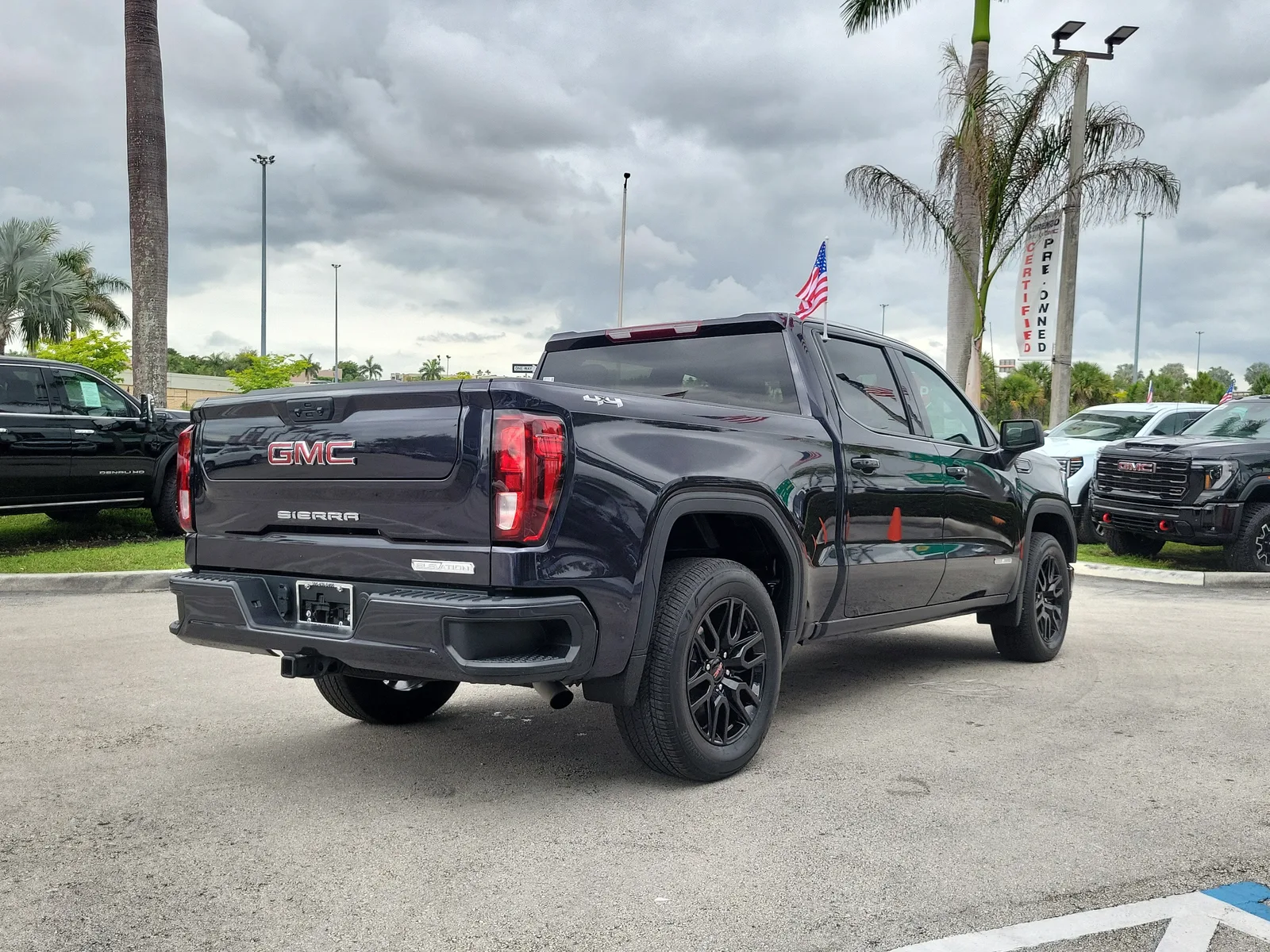 2024 GMC Sierra 1500 Elevation photo 5