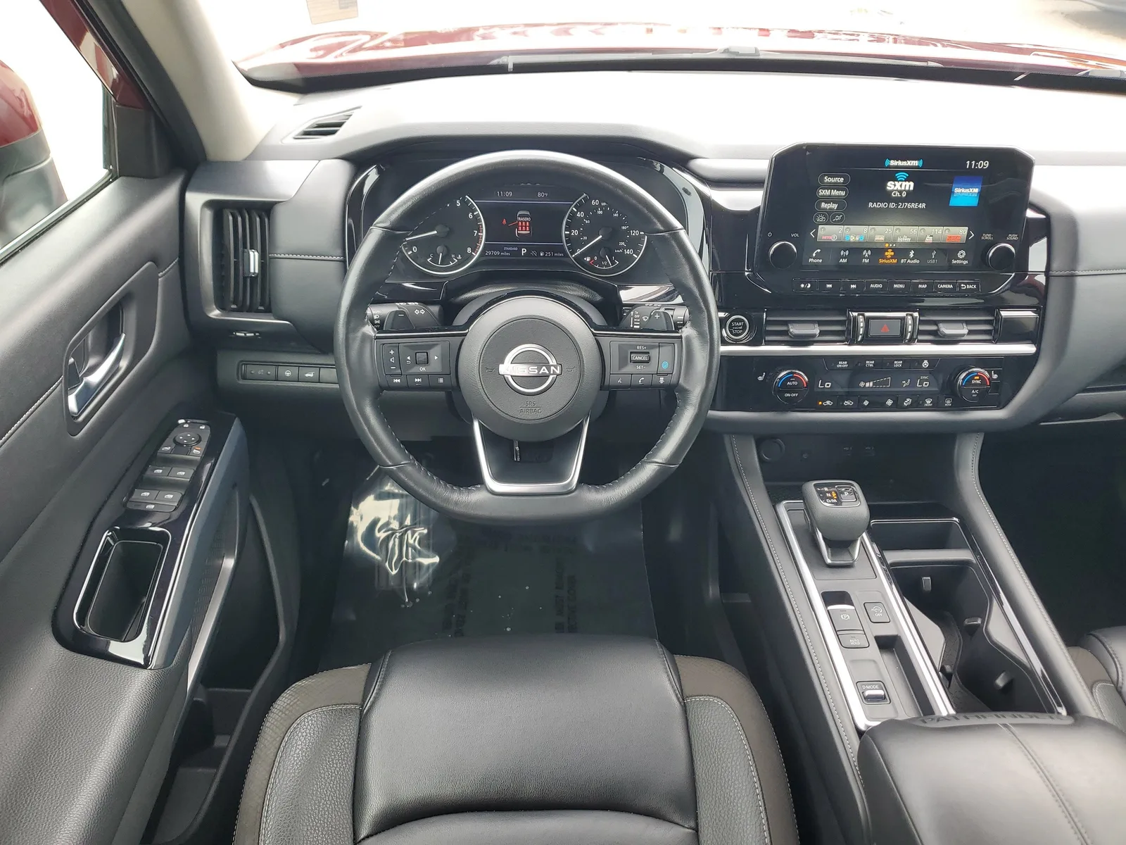 2024 Nissan Pathfinder SL photo 20