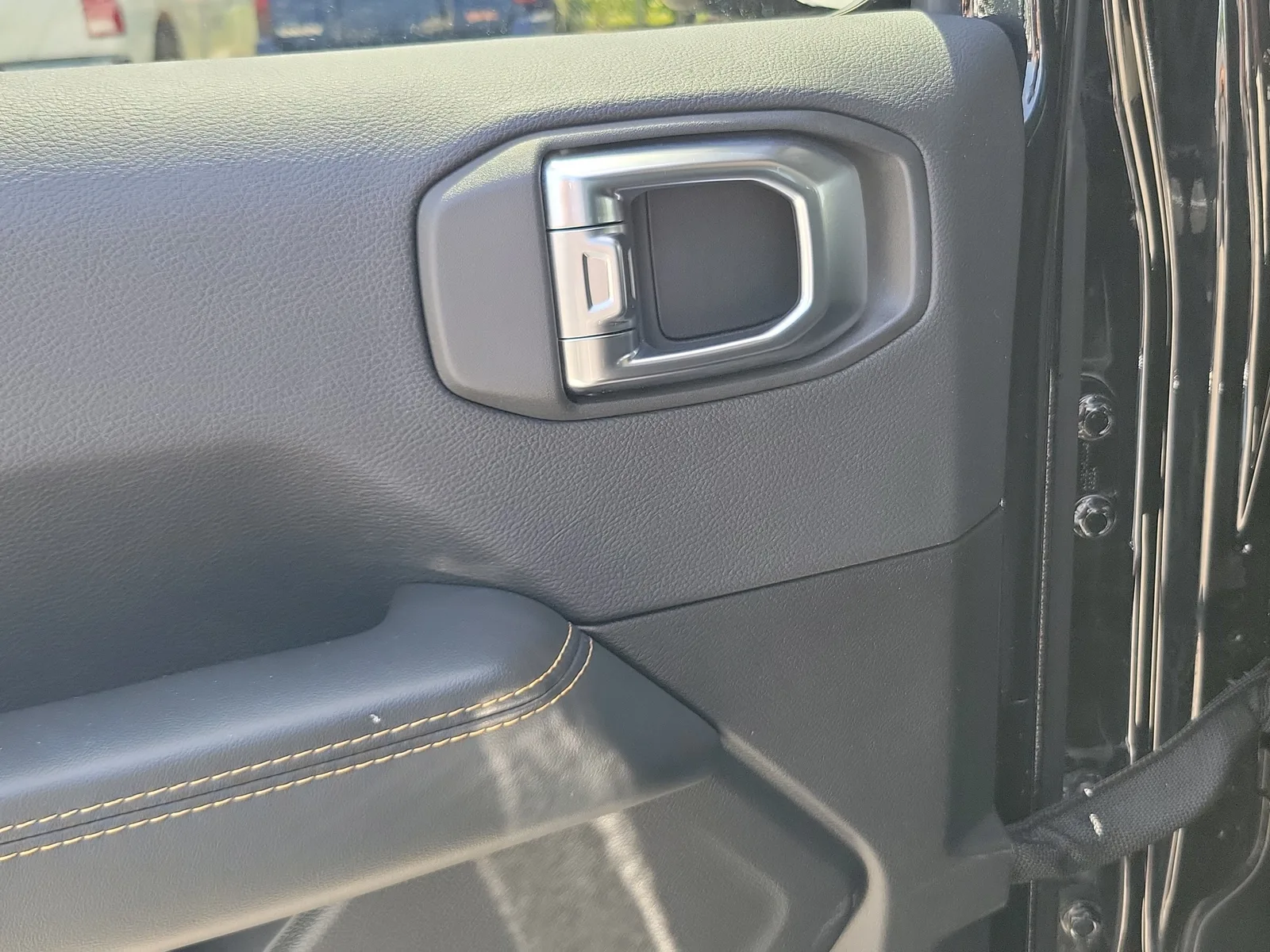 2025 Jeep Wrangler Sahara 4WD photo 28