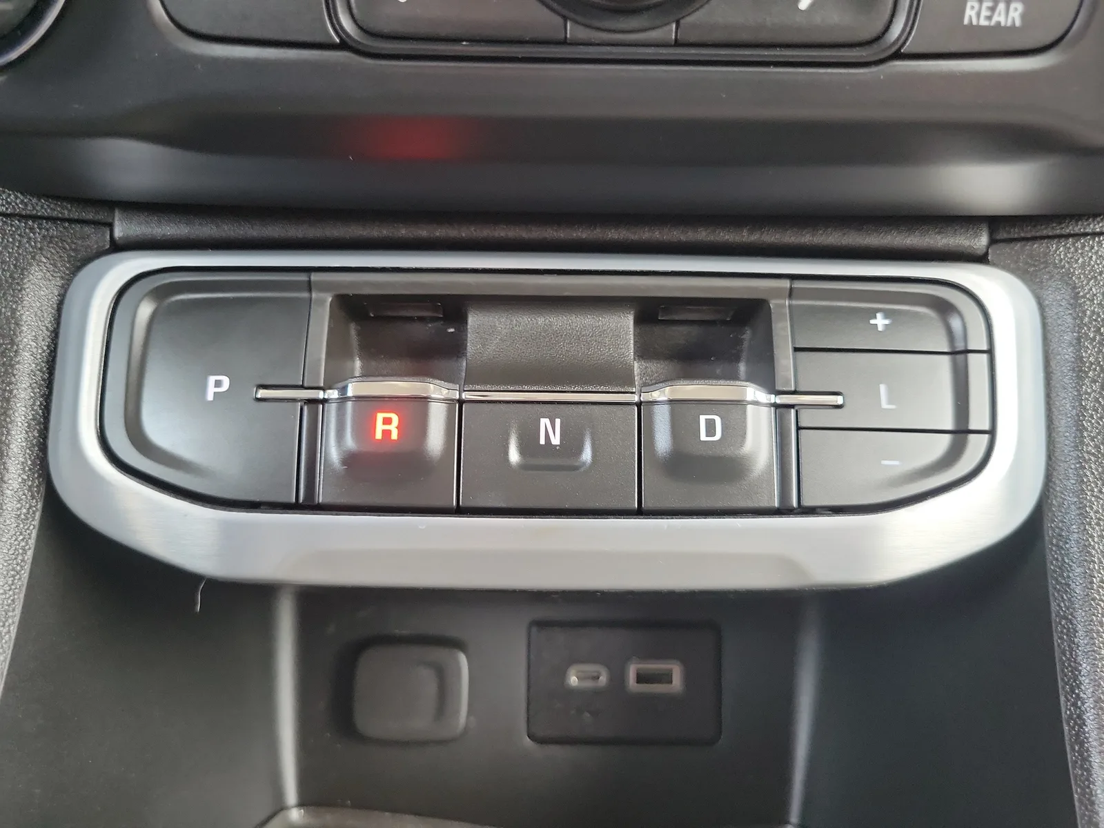 2021 GMC Acadia SLE photo 20
