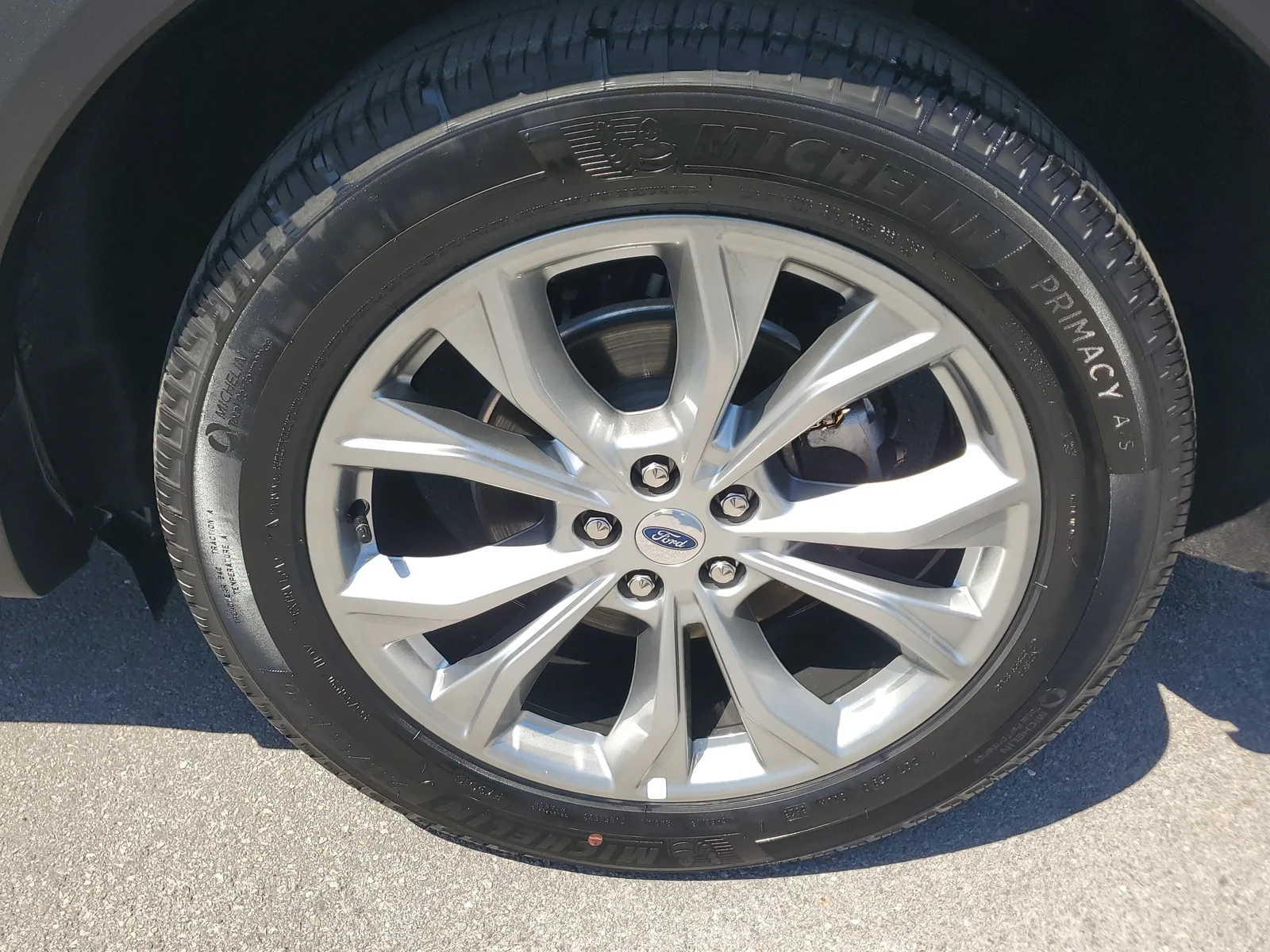 2023 Ford Explorer Limited photo 32
