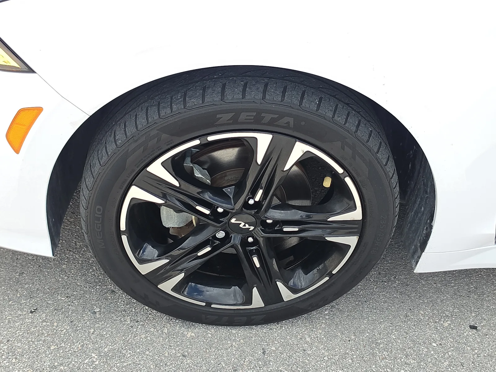 2024 Kia K5 GT-Line photo 11