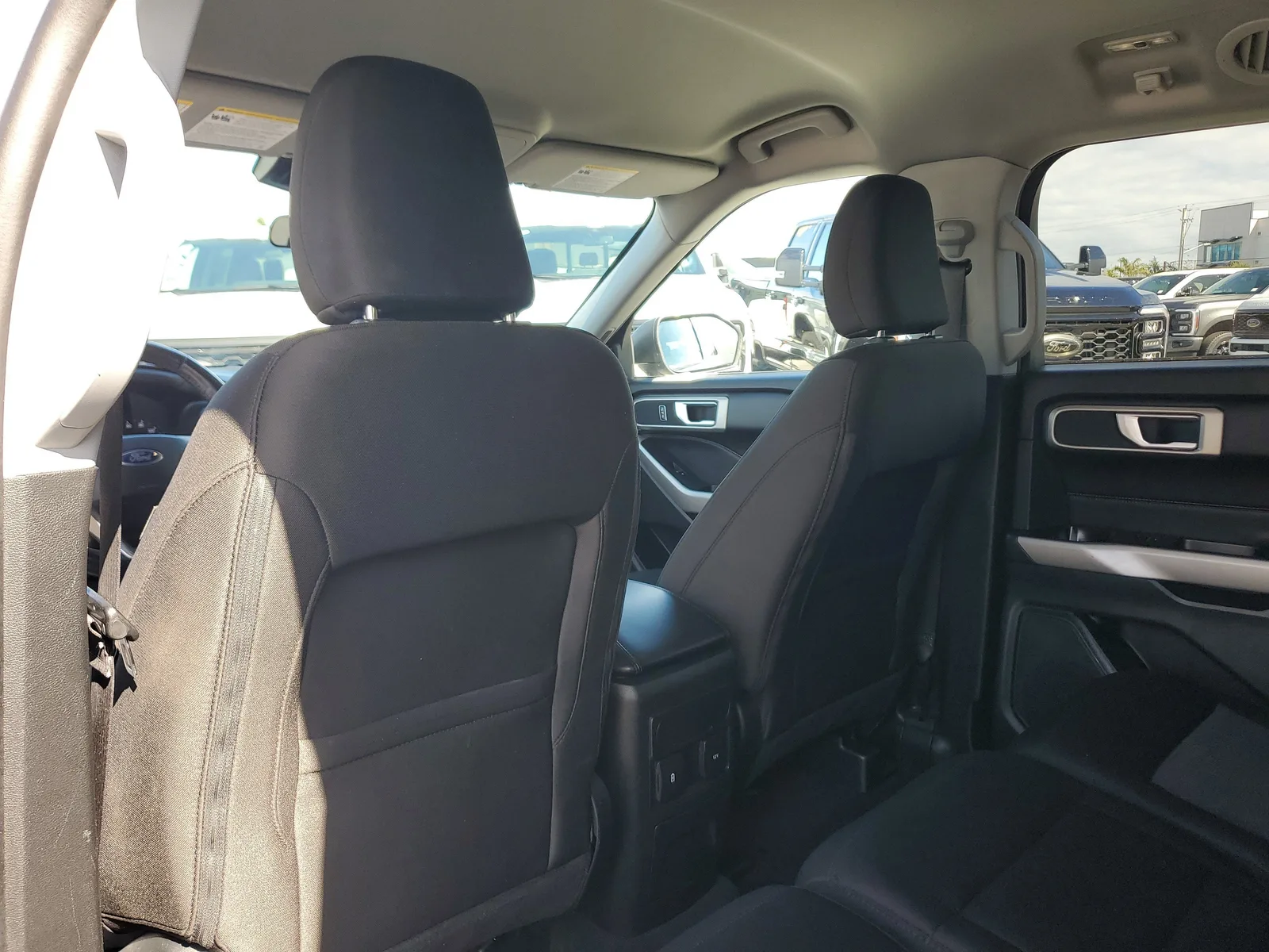 2023 Ford Explorer XLT photo 12