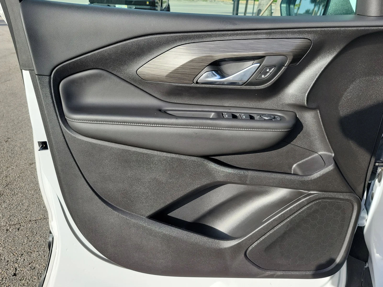 2024 GMC Terrain SLE photo 15