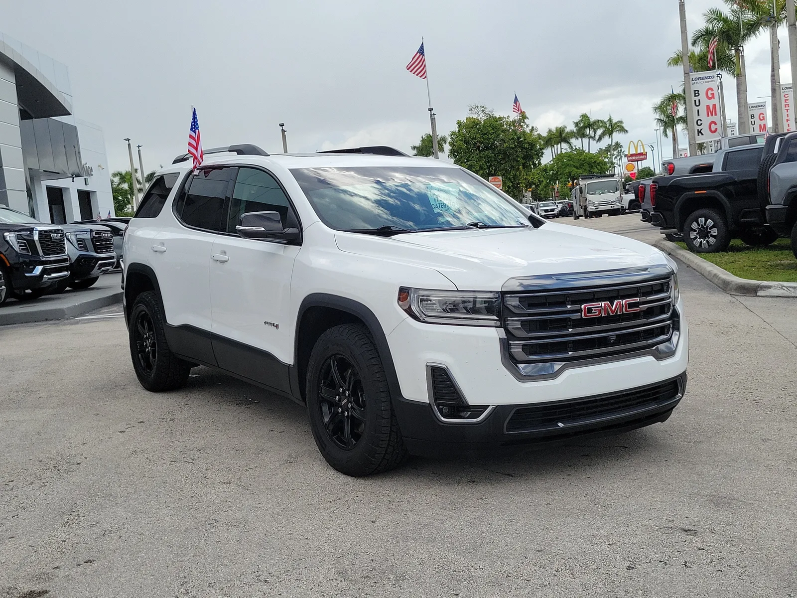 2023 GMC Acadia AT4 photo 3