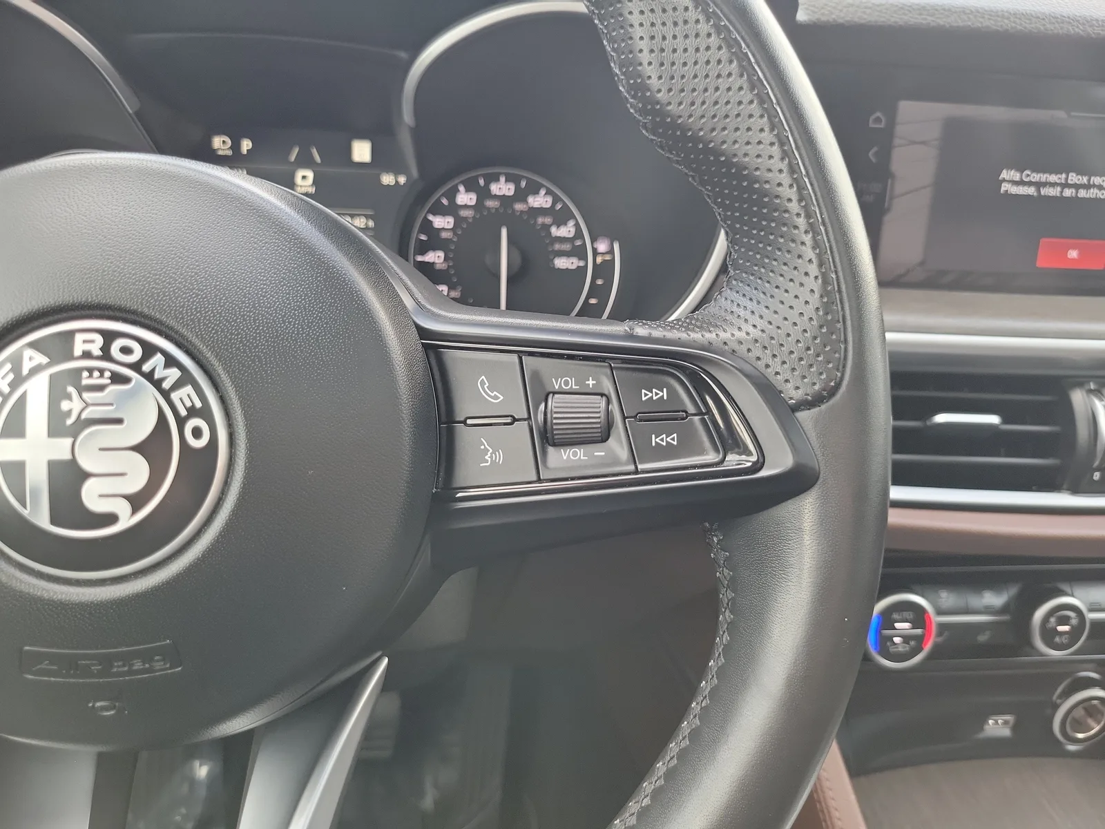 2021 Alfa Romeo Stelvio Ti photo 23