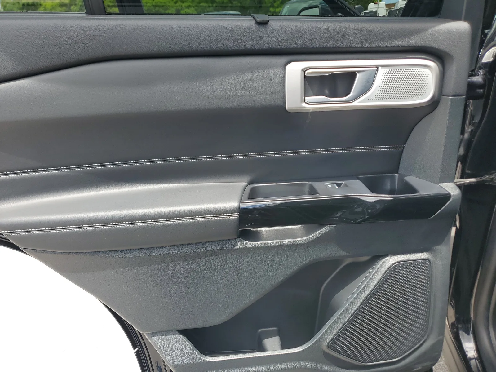 2023 Ford Explorer ST 4WD photo 30