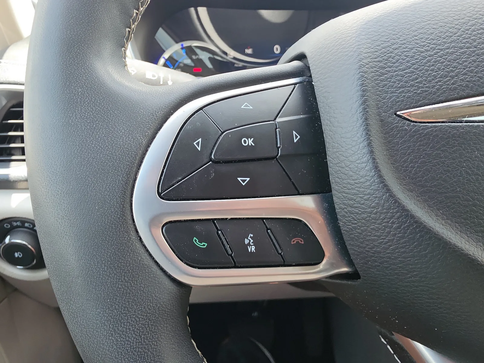 2022 Chrysler Pacifica Hybrid Limited photo 15