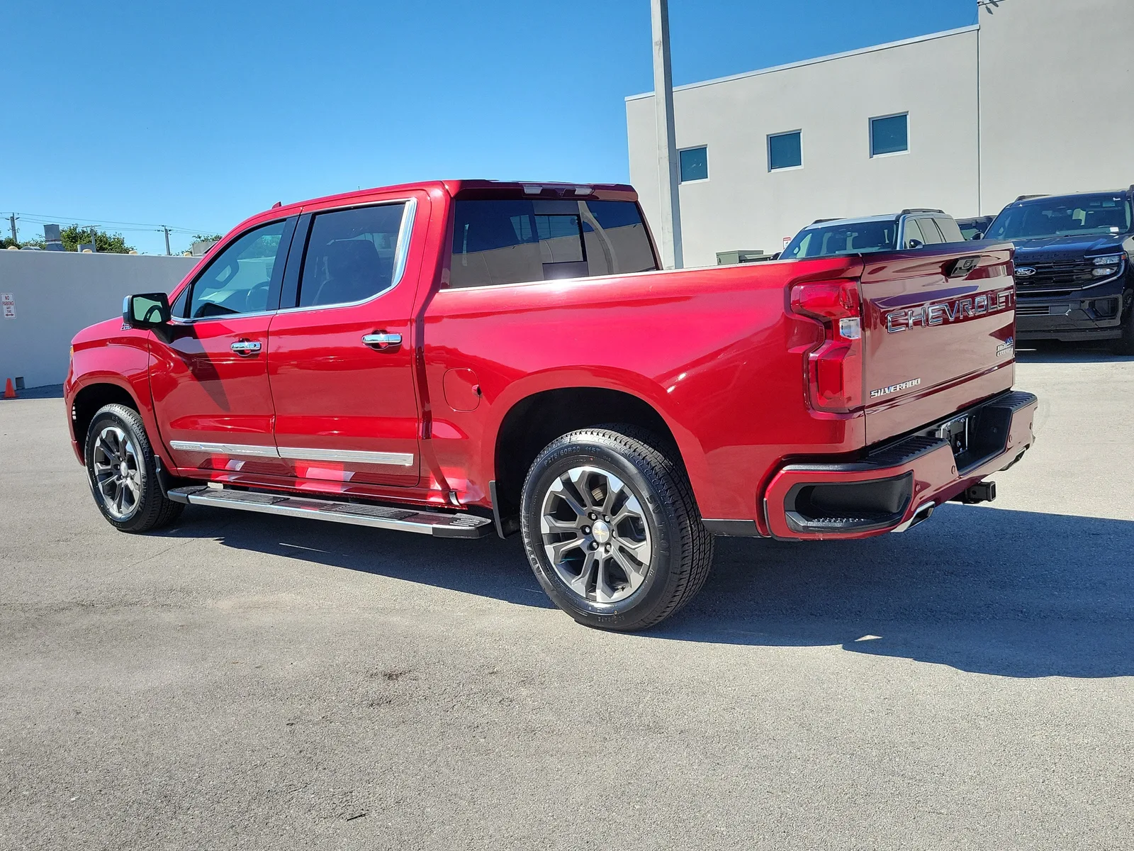 2024 Chevrolet Silverado 1500 High Country photo 7