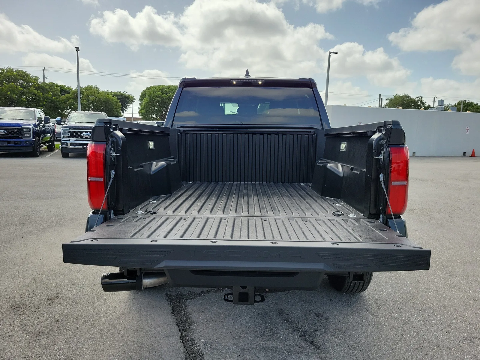 2025 Toyota Tacoma 2WD SR5 photo 30