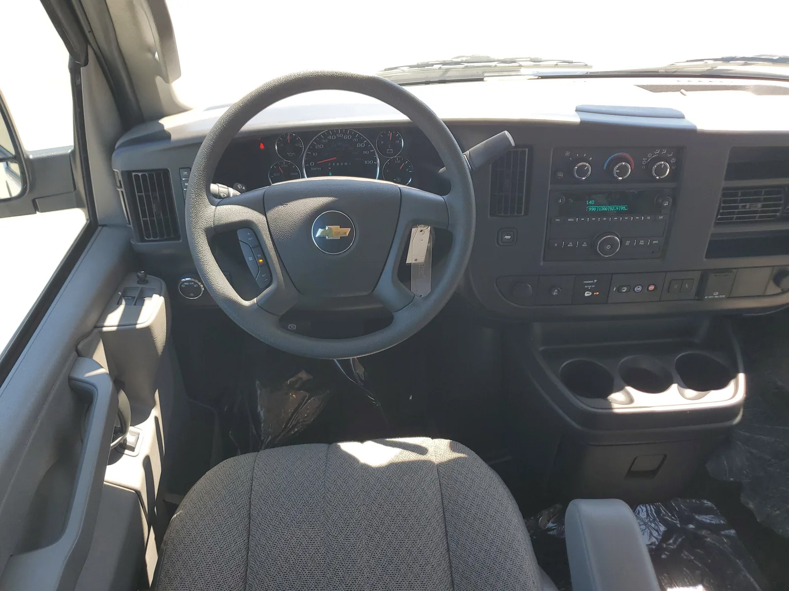 2025 Chevrolet Express Passenger LT photo 20