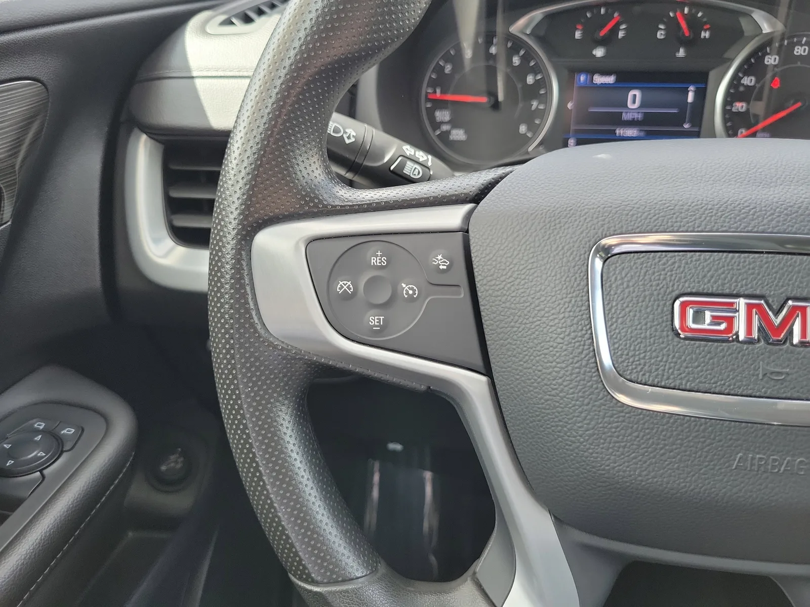 2023 GMC Terrain SLE photo 20
