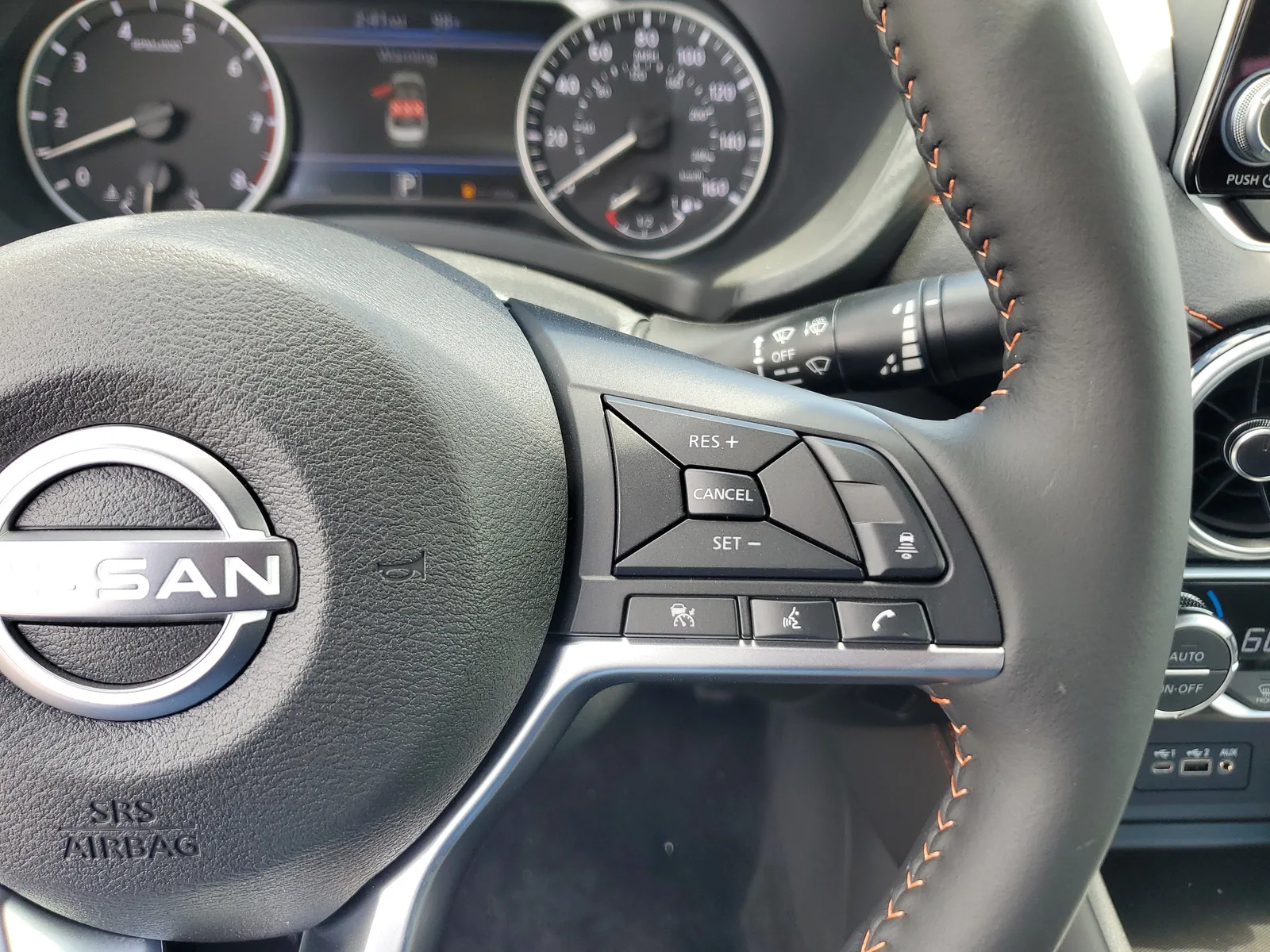 2025 Nissan Sentra SR photo 17