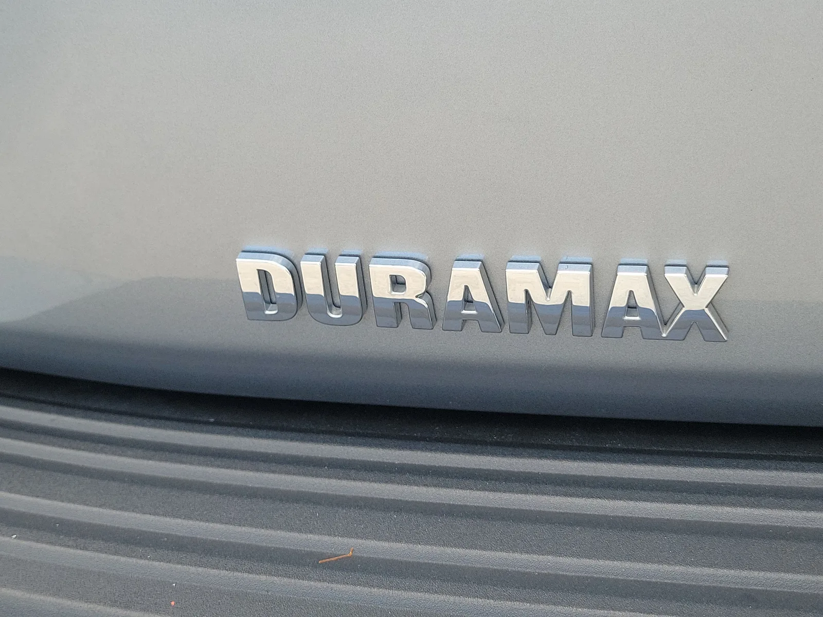 2025 Chevrolet Suburban RST Diesel photo 35