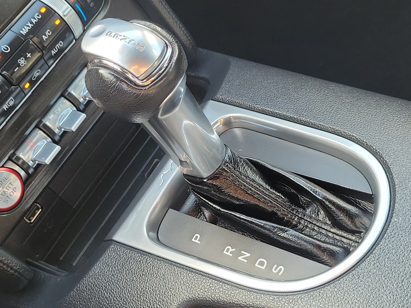 2022 Ford Mustang EcoBoost Premium photo 22