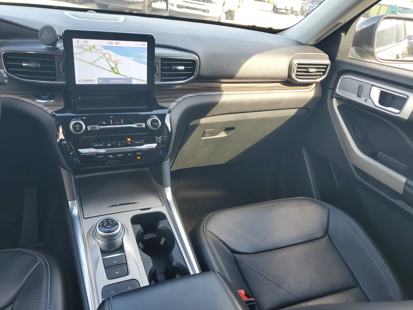 2023 Ford Explorer Limited photo 18