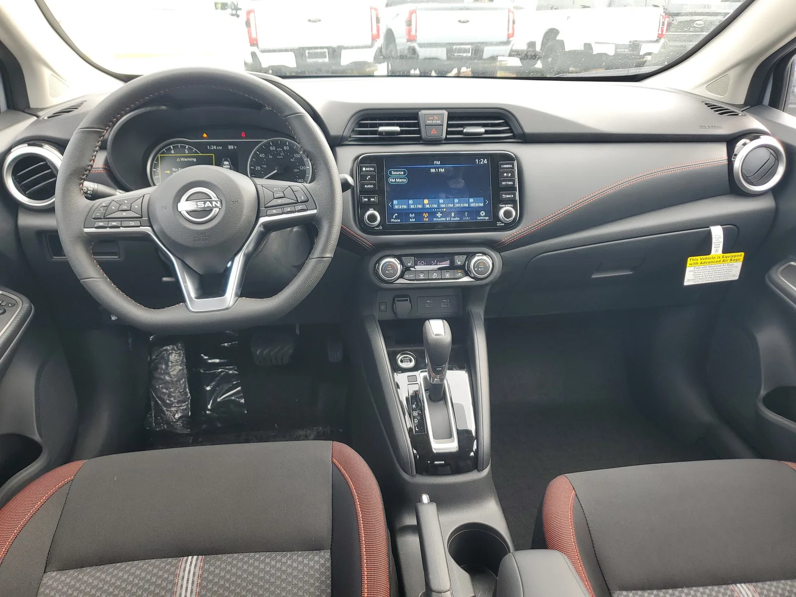 2025 Nissan Versa SR photo 12