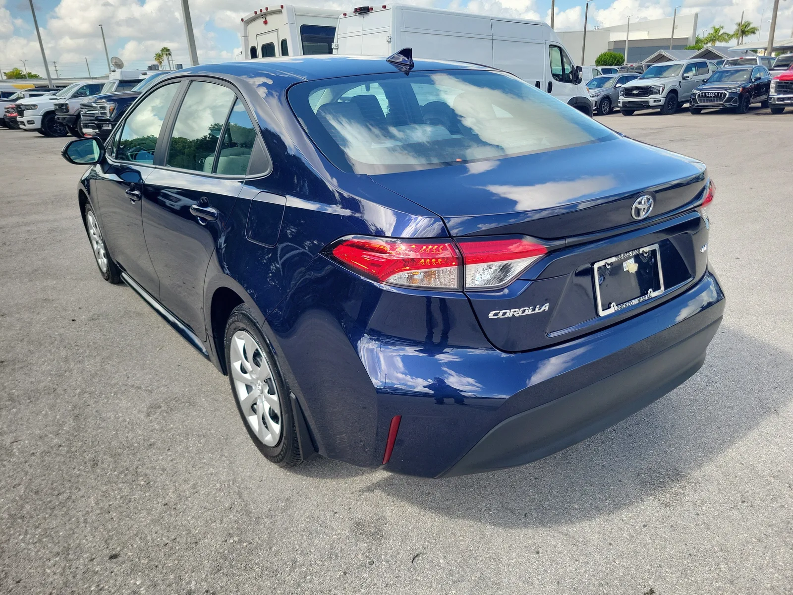 2025 Toyota Corolla LE photo 7