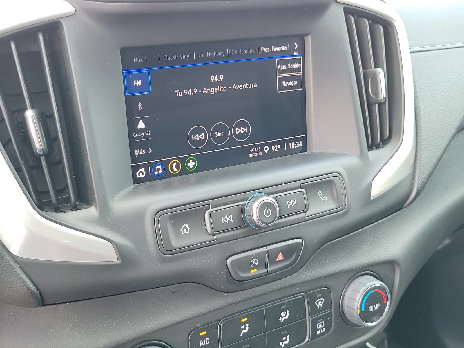 2024 GMC Terrain SLE photo 28