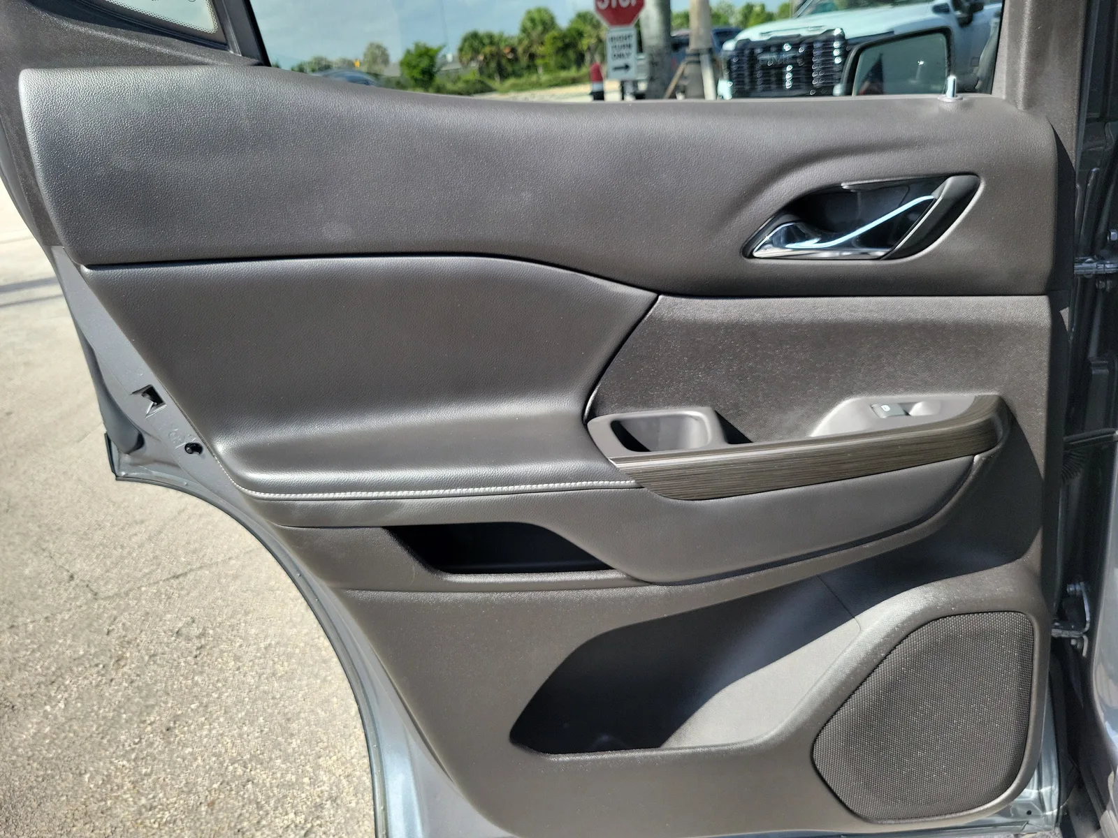 2022 GMC Acadia SLT photo 24