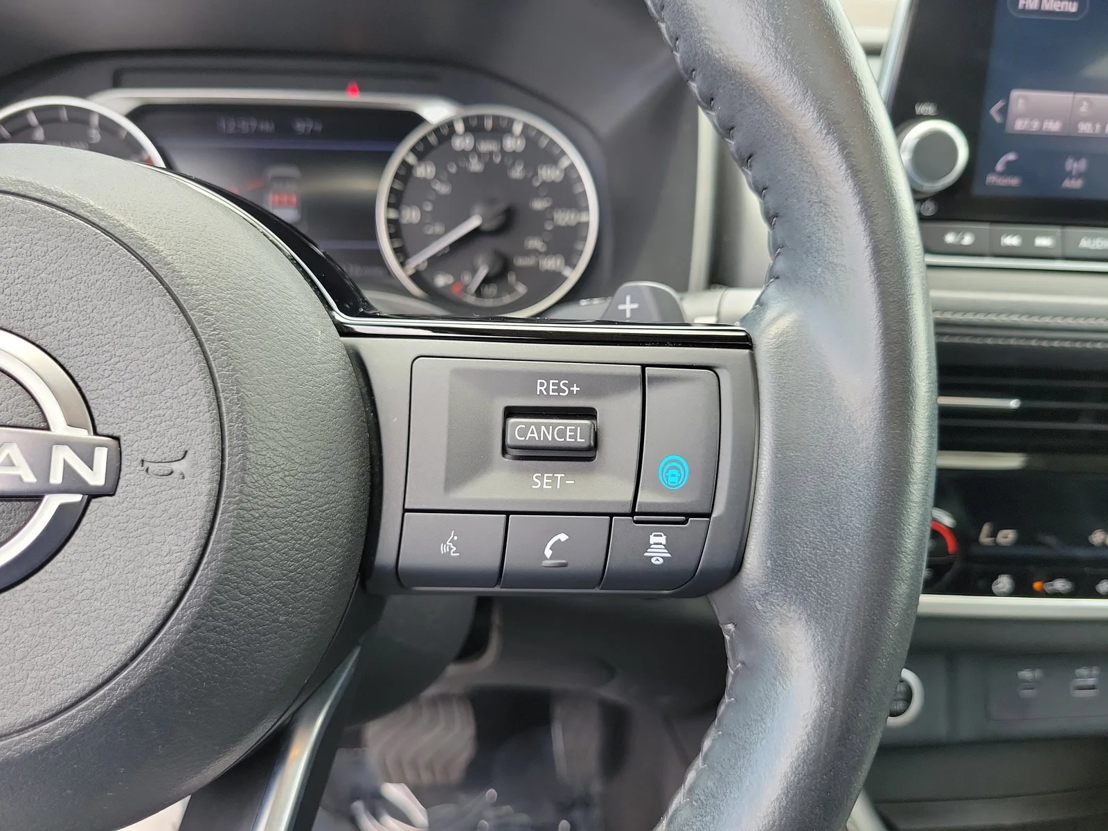 2023 Nissan Rogue SL 4WD photo 28
