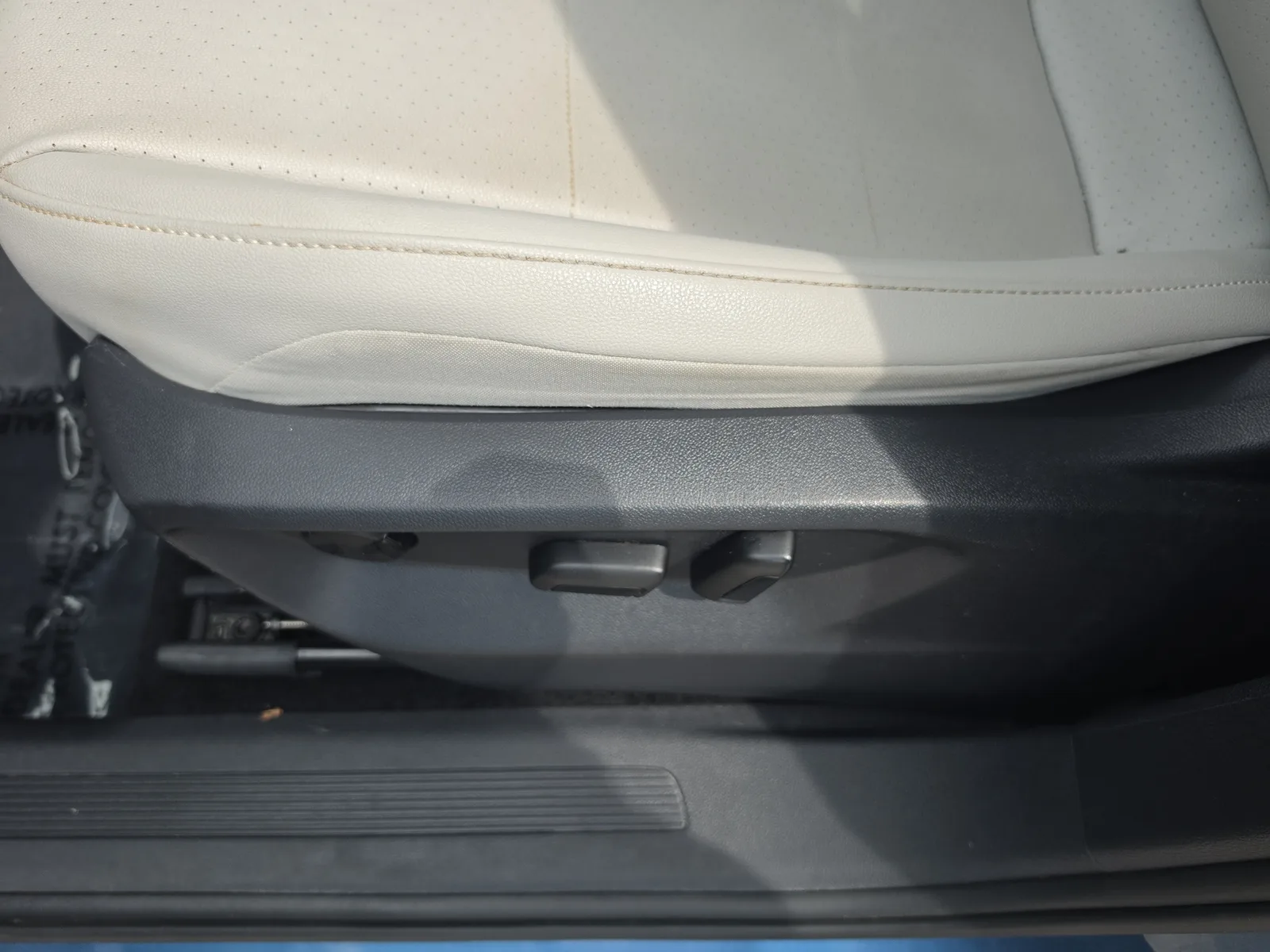 2020 Volkswagen Tiguan SE photo 10
