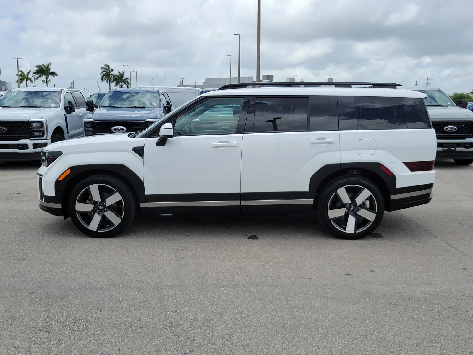 2025 Hyundai Santa Fe Limited photo 8