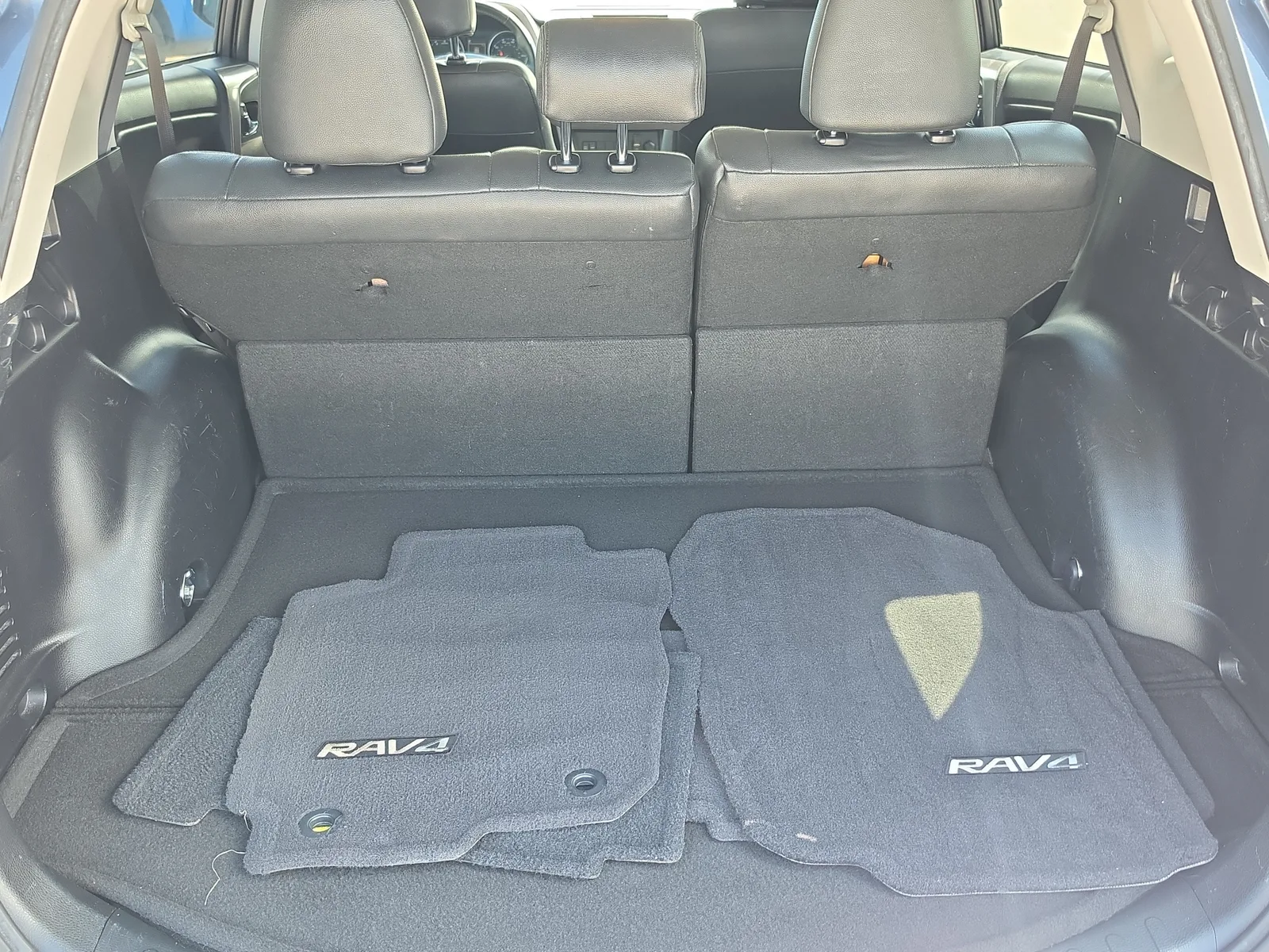 2017 Toyota RAV4 XLE photo 13