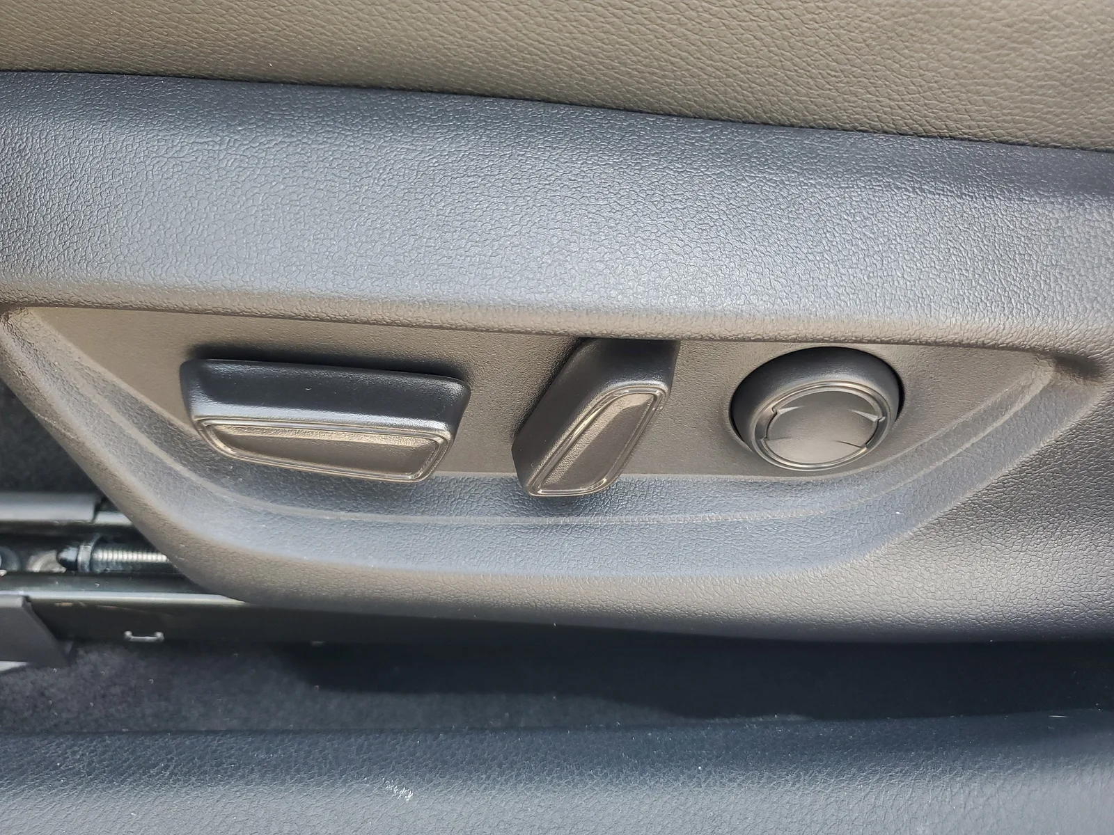 2025 Toyota Camry SE photo 11