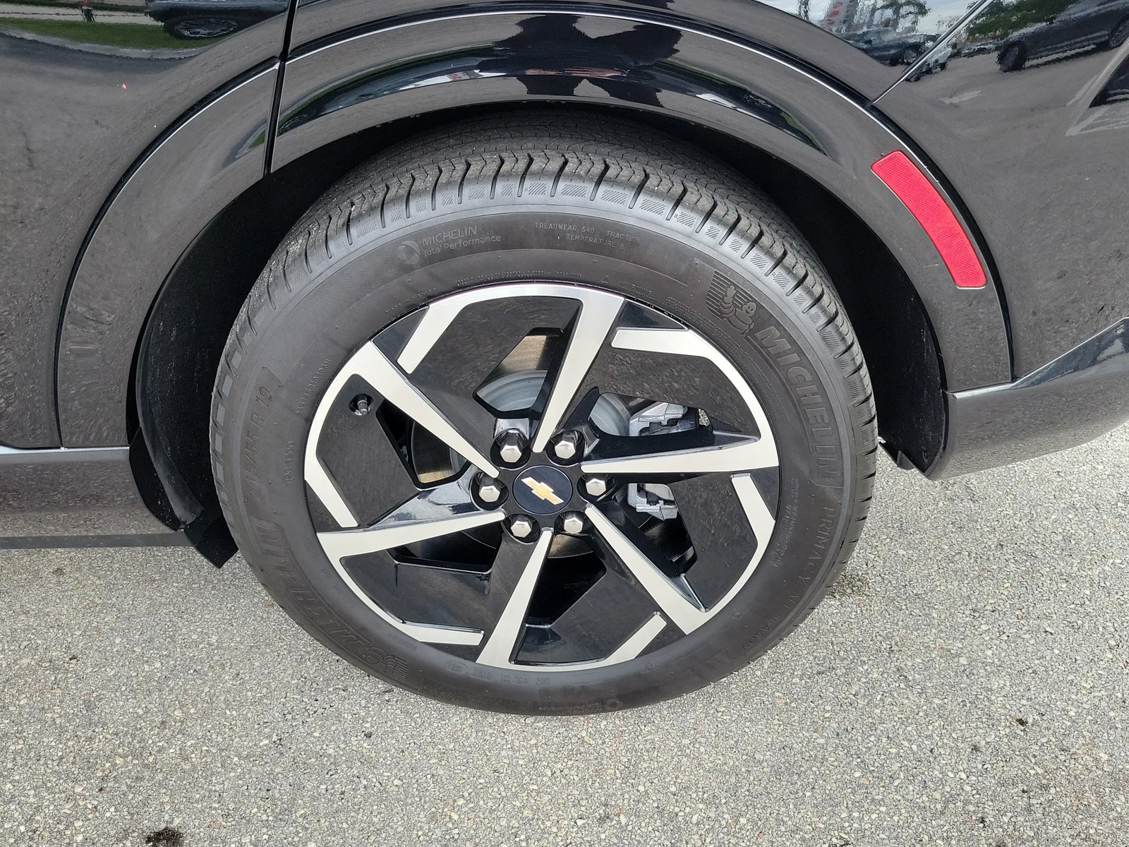 2024 Chevrolet Equinox EV 2LT photo 27