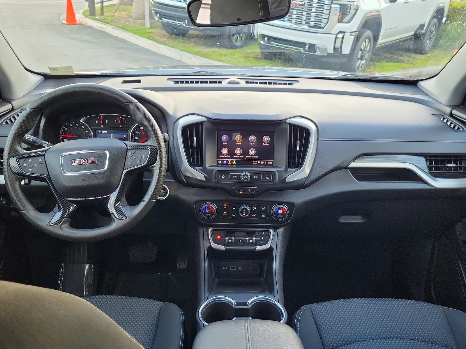 2024 GMC Terrain SLE photo 17