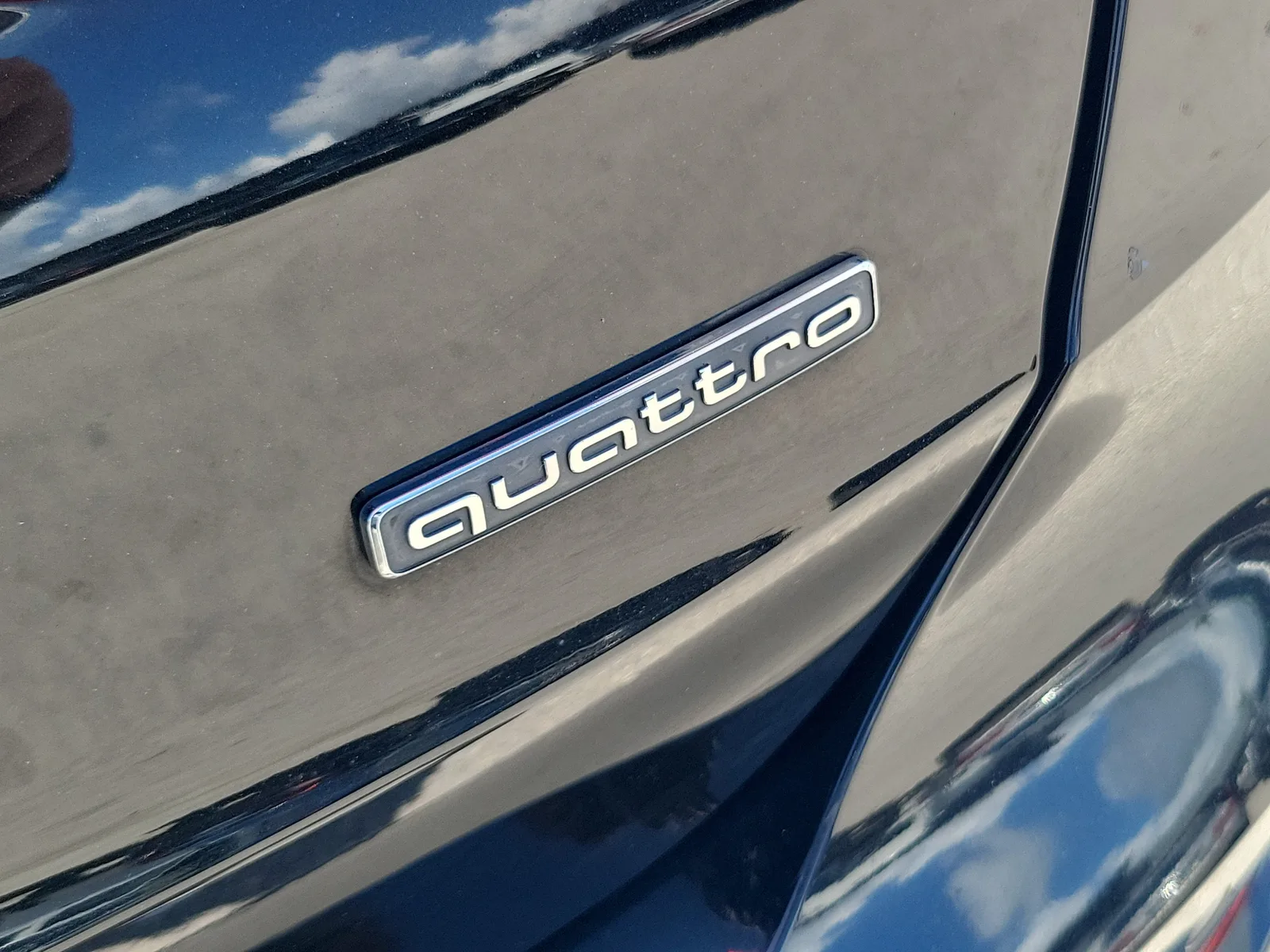 2020 Audi Q3 S line Premium photo 33