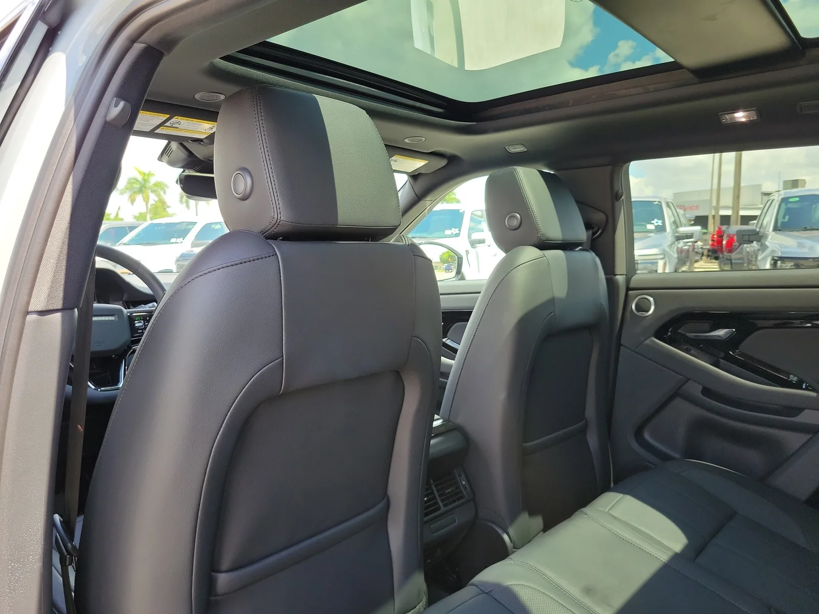 2026 Land Rover Range Rover Evoque Core S photo 16